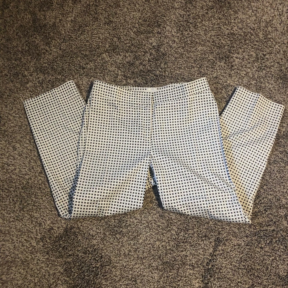 Talbots curvy ankle length pants, size 10, no pockets. Perfect spring pants!